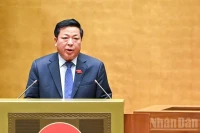Bộ trưởng Xây dựng Trần Hồng Minh trình bày Tờ trình dự án Luật Đường sắt (sửa đổi). (Ảnh: DUY LINH)