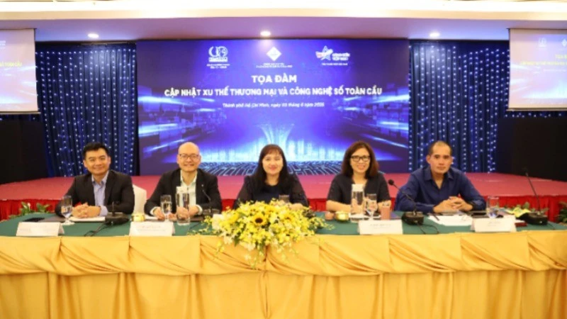Các đại biểu chủ trì Tọa đàm.