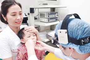 Cần đưa trẻ đến khám tại các cơ sở y tế nếu phát hiện bệnh tay chân miệng.