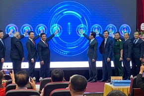 Ra mắt “Tạp chí Cộng sản-Chuyên đề” và trang tiếng Tây Ban Nha.