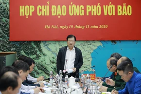Phó Thủ tướng Trịnh Đình Dũng chỉ đạo tại cuộc họp.