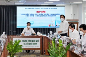 Toàn cảnh buổi họp báo.