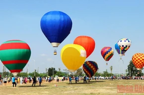 Quang cảnh Lễ hội khinh khí cầu.