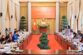 Toàn cảnh phiên họp.