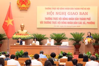 Hội nghị giao ban với Thường trực Hội đồng nhân dân các xã, phường.