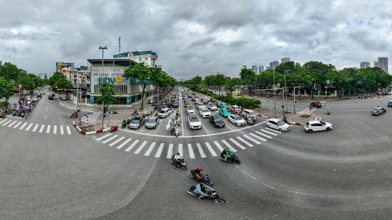 Điều chỉnh tổ chức giao thông trên đường Võ Chí Công nhằm bảo đảm an toàn giao thông, giảm thiểu ùn tắc giao thông.