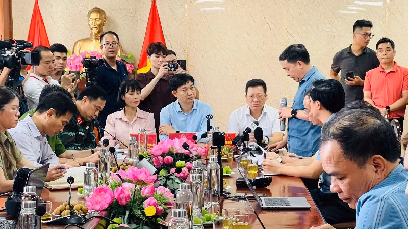 Quang cảnh buổi họp báo.