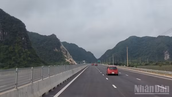 Ảnh minh hoạ: Doanh nghiệp xây dựng Xuân Trường đề xuất xây dựng 2 trục đường chính quy mô 8 làn xe nối Ninh Bình-Nam Định-Hà Nam.