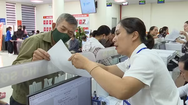 Việc rà soát, cắt giảm và đơn giản hóa các thủ tục hành chính được thành phố Hải Phòng chú trọng, nhằm nâng cao chỉ số năng lực cạnh tranh và hiệu quả mô hình chính quyền địa phương hai cấp.