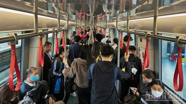 Công ty Trách nhiệm hữu hạn một thành viên Đường sắt Hà Nội ghi nhận lượng khách đi tàu có sự "nhảy vọt" chỉ trong 10 ngày đầu tháng 3.