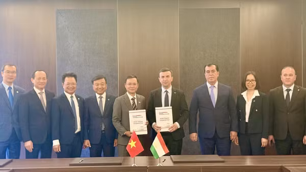 Biên bản ghi nhớ giữa VNR và TR tập trung vào những điều khoản chiến lược nhằm hiện thực hóa mục tiêu tối ưu hóa chuỗi cung ứng logistics. (Ảnh: Tổng Công ty Đường sắt Việt Nam)