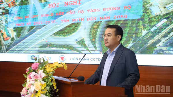 Đồng chí Nguyễn Thanh Hoài, Phó Cục trưởng Cục Đường bộ Việt Nam phát biểu tại hội nghị công bố.