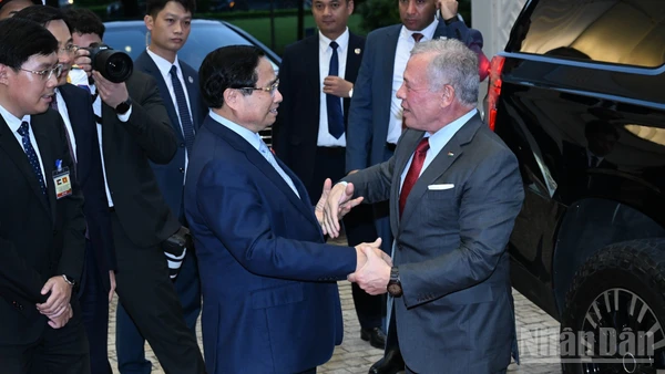 Thủ tướng Phạm Minh Chính đón Quốc vương Vương quốc Hashemite Jordan Abdullah II Ibn Al Hussein.