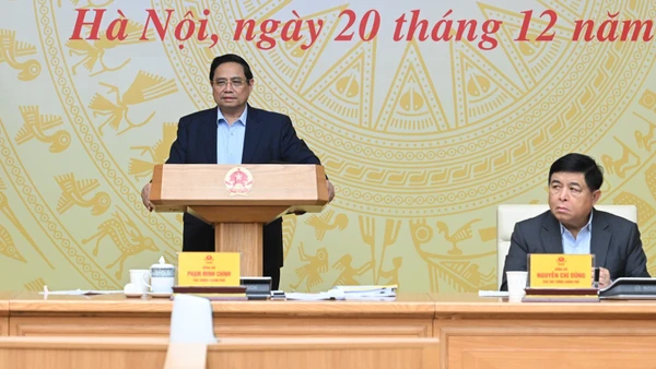 Thủ tướng Phạm Minh Chính phát biểu chỉ đạo tại phiên họp.