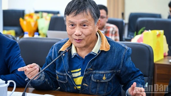 Tiến sĩ Toán học-Vật lý Nguyễn Lê Anh, chuyên gia nghiên cứu độc lập về ô nhiễm không khí. (Ảnh: Thành Đạt)