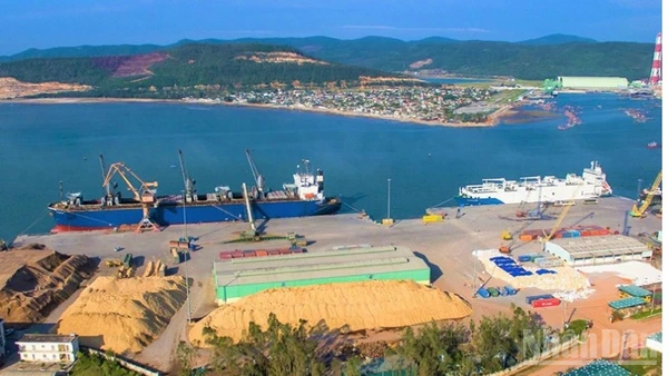 Cảng biển quốc tế Nghi Sơn (Thanh Hóa).