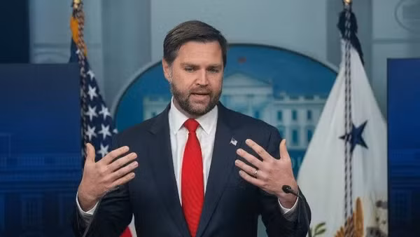 Phó Tổng thống Mỹ JD Vance phát biểu tại cuộc họp báo ở Nhà trắng, Washington, D.C. (Ảnh: THX)