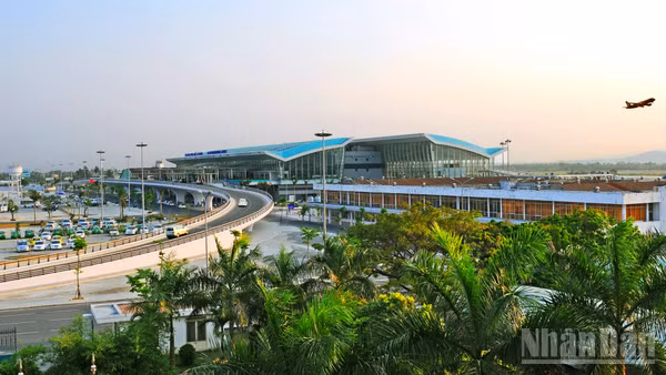 Cảng hàng không quốc tế hiện hữu.