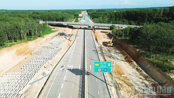 Tuyến cao tốc Vạn Ninh-Cam Lộ.