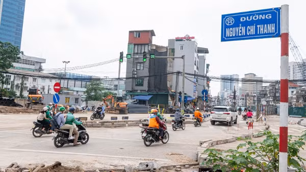 Nút giao thông La Thành-Nguyễn Chí Thanh sẽ được điều chỉnh phân luồng giao thông phục vụ thi công tuyến đường sắt đô thị số 5. (Ảnh: Đức Anh)