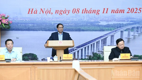 Thủ tướng Phạm Minh Chính chủ trì phiên họp.