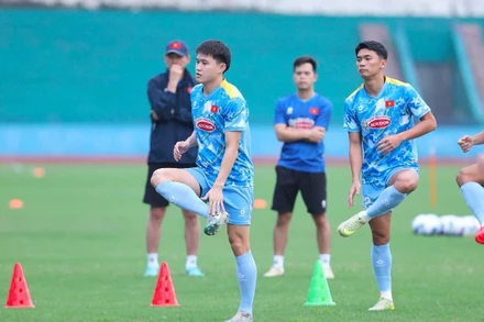 Cầu thủ Khổng Minh Gia Bảo trong buổi tập đầu tiên với tuyển Việt Nam. (Ảnh: Đức Cường)