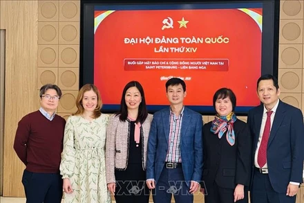 Kiều bào tại Saint Petersburg chia sẻ niềm phấn khởi về thành công của Đại hội Đảng XIV.