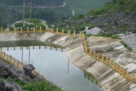 Hồ thực nghiệm trữ nước ở xã Thài Phìn Tủng, huyện Đồng Văn, tỉnh Hà Giang. (Ảnh: PHẠM VĂN PHÚ)