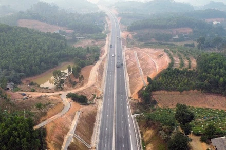 Cao tốc Tuyên Quang-Phú Thọ có tổng chiều dài tuyến 40,2km, tổng mức đầu tư 3.753 tỷ đồng.
