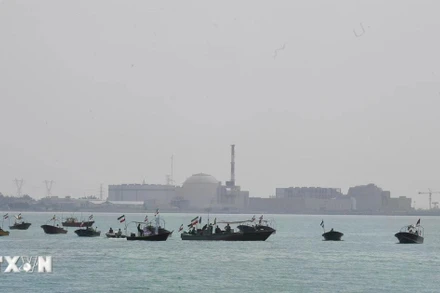 Tàu chiến của Lực lượng Vệ binh Cách mạng Hồi giáo Iran tại Vịnh Persian, gần Bushehr, Iran. (Nguồn: THX/TTXVN)