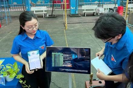 Phường Minh Phụng đẩy mạnh phong trào “Bình dân học vụ số”.