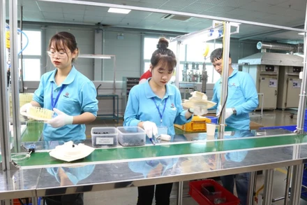 Sản xuất tại Công ty TNHH Ohsung Vina Thái Bình, tỉnh Hưng Yên.