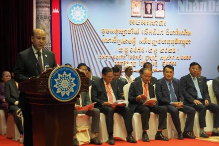 Phó Thủ tướng Hun Many, Phó Chủ tịch Hội đồng Mặt trận Đoàn kết phát triển Tổ quốc Campuchia phát biểu tại lễ kỷ niệm.