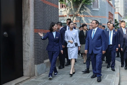 Thủ tướng Phạm Minh Chính thăm Khu Di tích Đại hội Đại biểu toàn quốc lần thứ nhất của Đảng Cộng sản Trung Quốc. (Ảnh: VGP/Nhật Bắc)