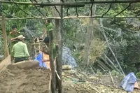 Lực lượng chức năng TP Đà Nẵng tổ chức truy quét, phá hủy lán trại, hầm khai thác vàng trái phép ở Khe Đương (Đà Nẵng).