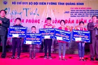 BĐBP Quảng Bình tặng góc học tập cho học sinh có hoàn cảnh khó khăn.