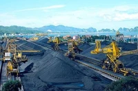 Hệ thống băng tải rót than của Công ty Tuyển than Cửa Ông.