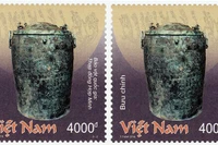 Bộ tem Bảo vật quốc gia: Thạp đồng Hợp Minh do họa sĩ Trần Thế Vinh thiết kế.