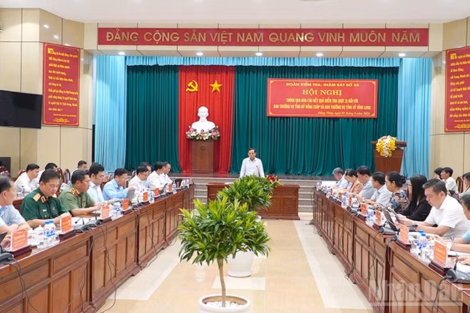 Quang cảnh hội nghị thông qua Dự thảo báo cáo kết quả kiểm tra đợt 2 đối với Ban Thường vụ Tỉnh ủy Đồng Tháp.