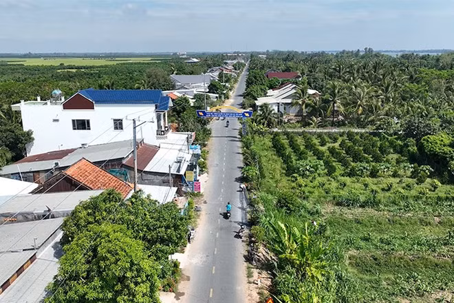Một góc xã đảo Tân Long. (Ảnh: DƯƠNG ÚT)