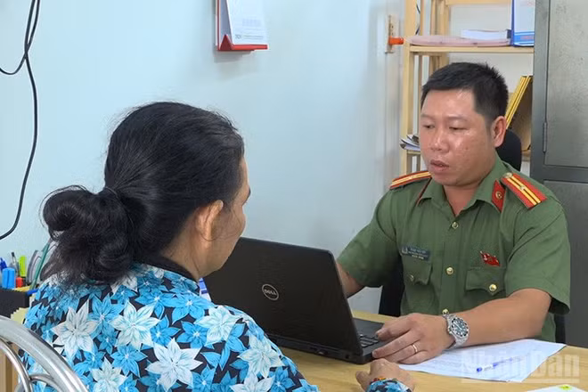 Chị H.T.T.V. tại cơ quan Công an.