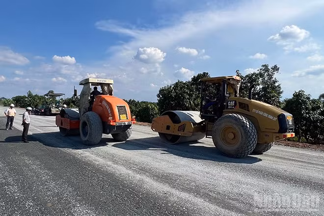 Tập trung thi công gói thầu số 11 của dự án tuyến tránh Cao Lãnh.