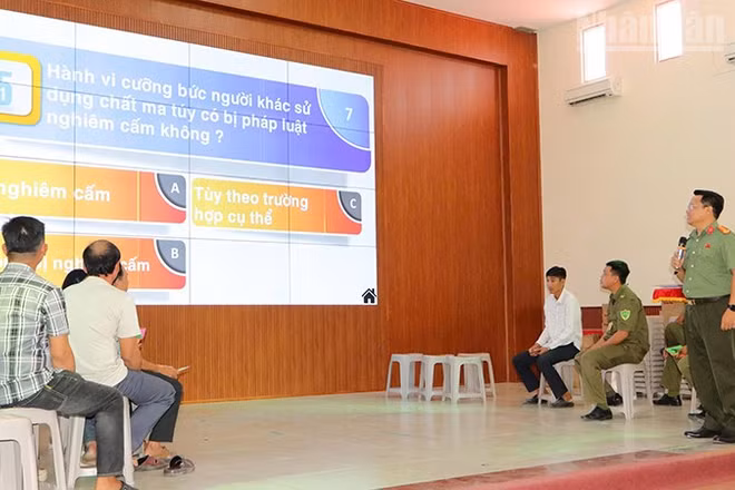 Thi phòng, chống ma túy. (Ảnh: Công an Đồng Tháp)