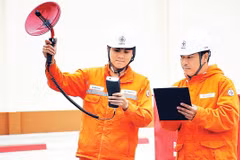 Điện lực Lào Cai tích cực ứng dụng công nghệ thông tin và chuyển đổi số vào quản lý vận hành lưới điện. 