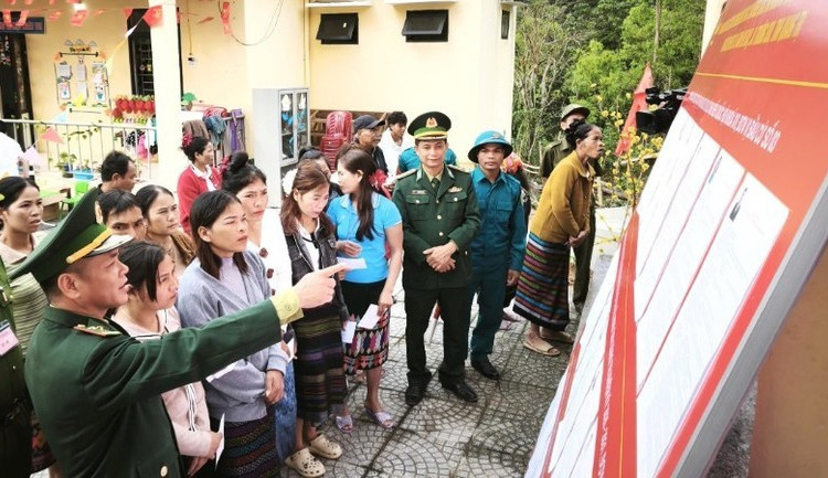 Bản Hôi Rấy, xã Trường Sơn, tỉnh Quảng Trị trước giờ bầu cử sớm. (Ảnh: HƯƠNG GIANG)