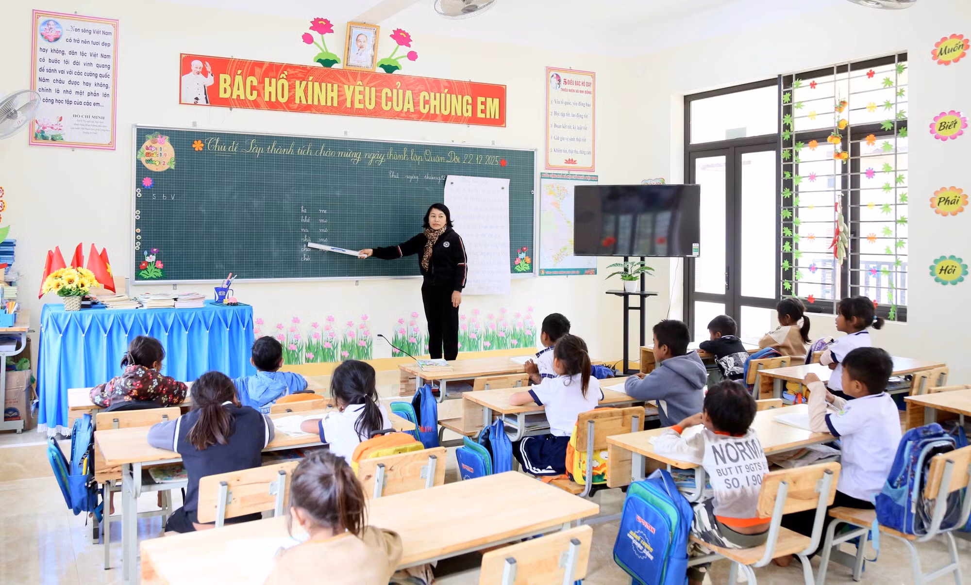 vna-potal-nhieu-kho-khan-trong-hanh-trinh-gieo-chu-o-vung-cao-bien-gioi-tinh-quang-tri-8517418.jpg