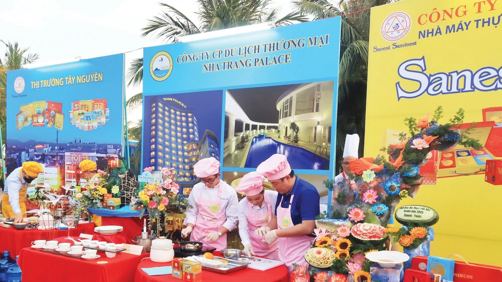 Một góc Lễ hội ẩm thực Yến sào Khánh Hòa.