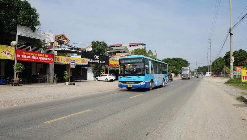 Thành phố Hà Nội tăng cường các tuyến xe buýt kết nối với Khu công nghệ cao Hòa Lạc.