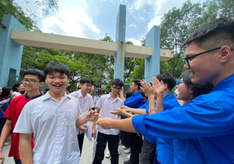 Từ năm học 2026-2027, học sinh Hà Nội được mở rộng điều kiện đăng ký tuyển sinh vào lớp 10 các trường công lập. (Ảnh: QUỲNH ANH)