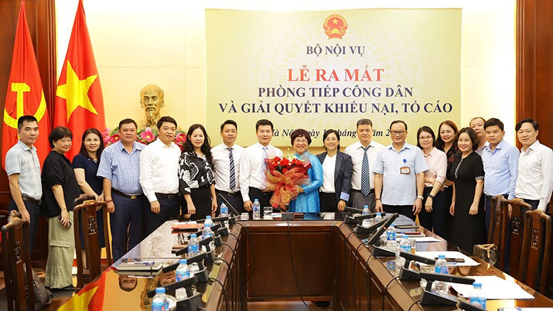 Các đại biểu tại lễ ra mắt. (Ảnh: Moha)